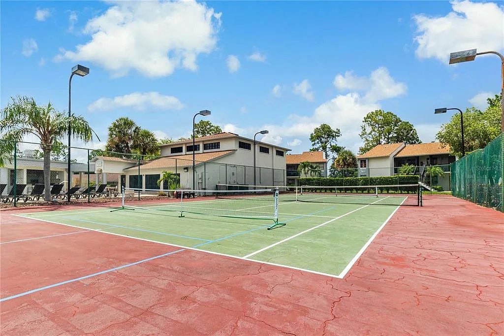 Tennis & Pickleball at the Club at Feathersound